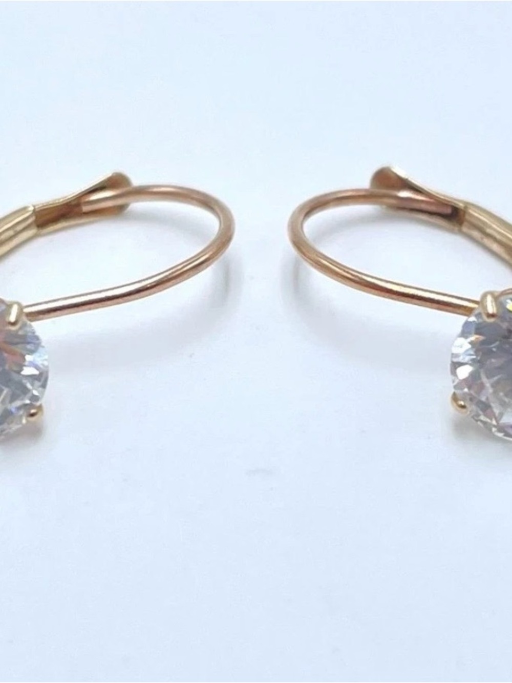 10K Gold Leverback Dangle Earrings | Round Cut Classic